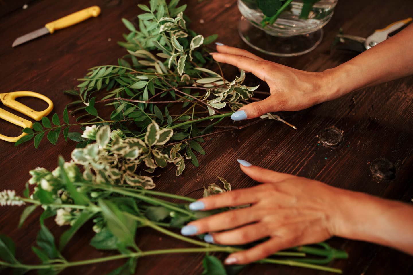 7 Healing Herbs and Plants People Use to Manage Stress Naturally