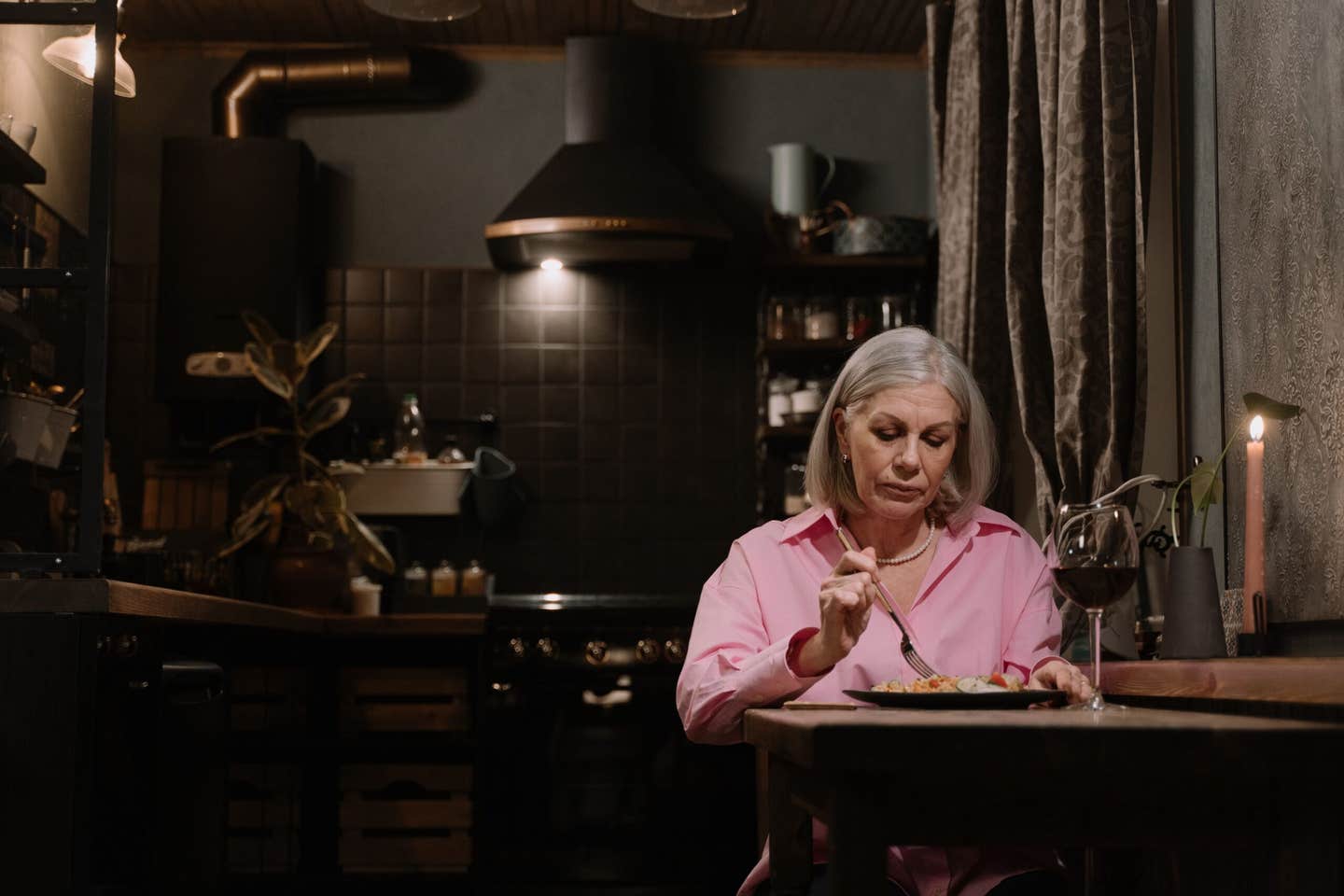 Table for One, Plus One: Can an AI Companion Make Dinner Feel Less Lonely?